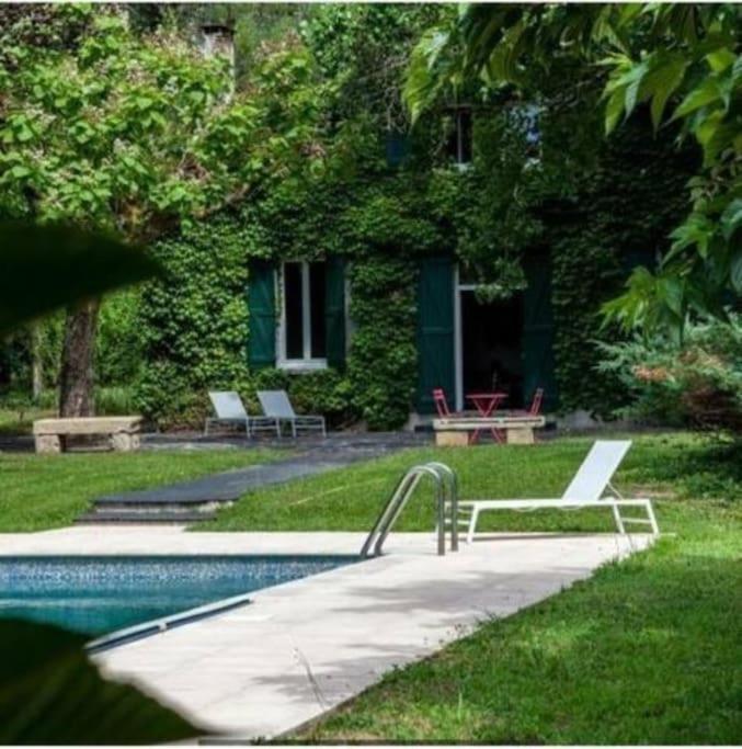 Domaine La Tuilerie Bed & Breakfast Guîtres Exterior photo