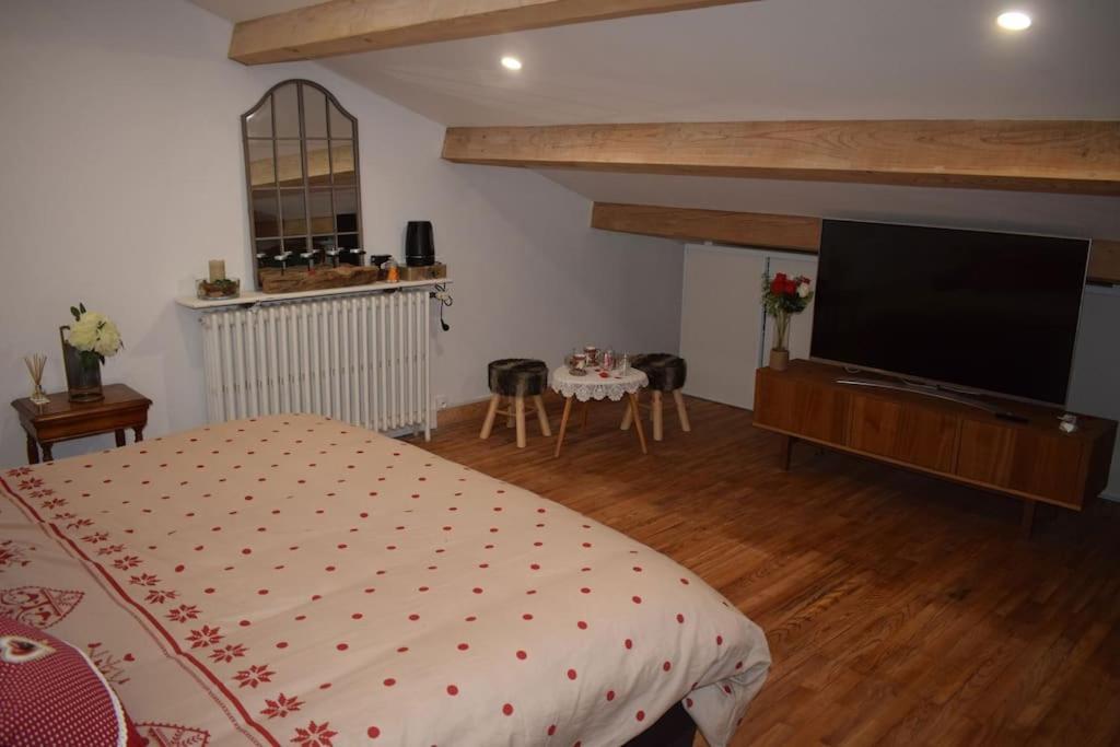 Domaine La Tuilerie Bed & Breakfast Guîtres Room photo